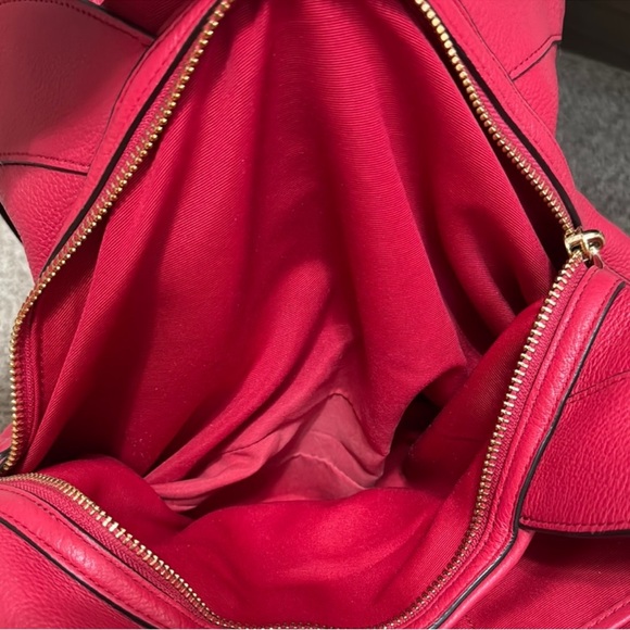 LOW START😛Coach Pebbled Leather Shoulder Bag EUC with Free Coach matching Wallet - Picture 9 of 14